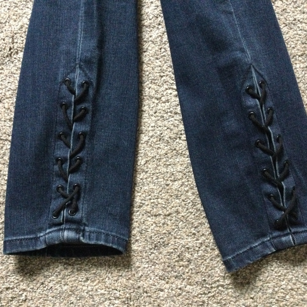 Woman’s Kensie Lace- Up on Ankle, size 10/30 NWT